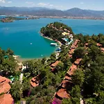 Θέρετρο Club & Letoonia