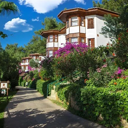 Complex Club & Letoonia 5*