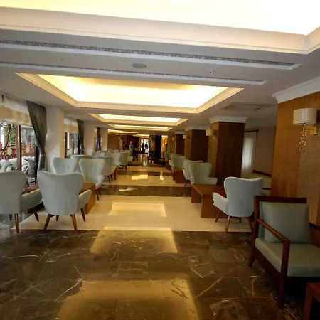 Club & Letoonia منتجع